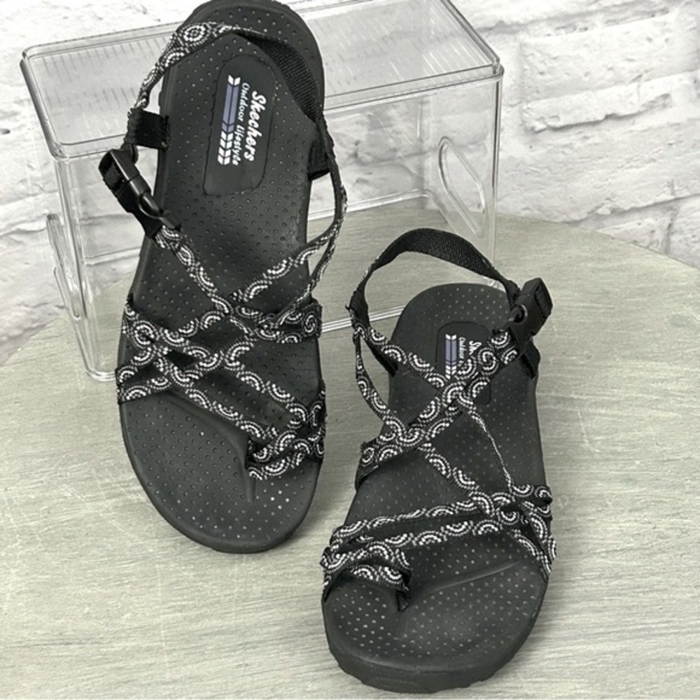 SKECHERS Outdoor Lifestyle Reggae Black & White Sandals Size 9-9.5